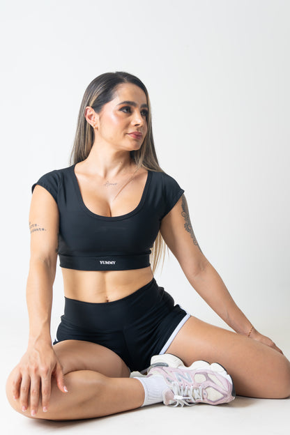 Set Short con Push Up Negro Línea Blanca